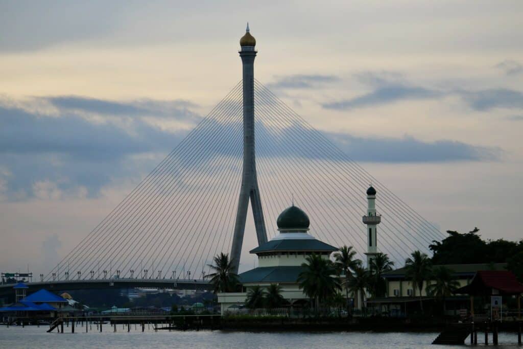 Raja Isteri Pengiran Anak Hajah Saleha Bridge, Brunei
