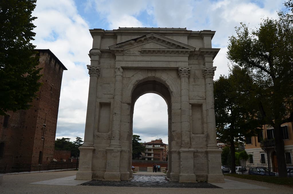 Arco dei Gavi Verona, Italy