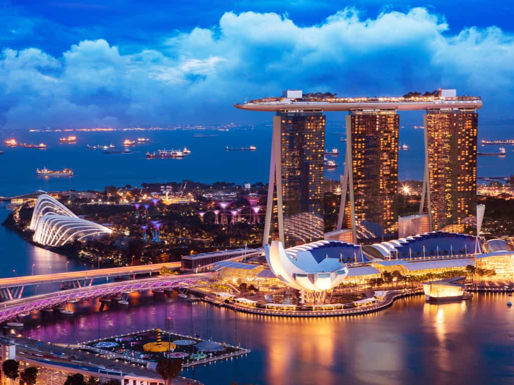 Visit and Explore Singapore