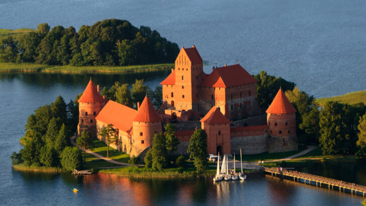 Best & Fun Things To Do + Places To Visit In Lithuania. #Top Attractions