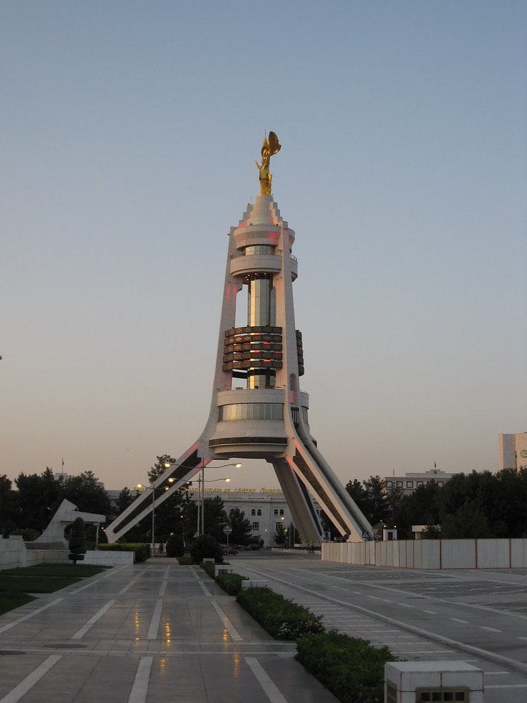 Arch of Neutrality, Turkmenistan